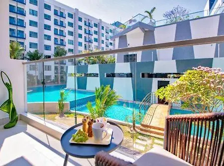 Arcadia Fantastic Swimming Pool Pattaya
