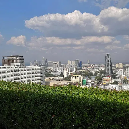 The Base อพาร์ทเม้น