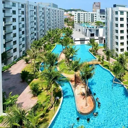 Arcadia Fantastic Swimming Pool Pattaya