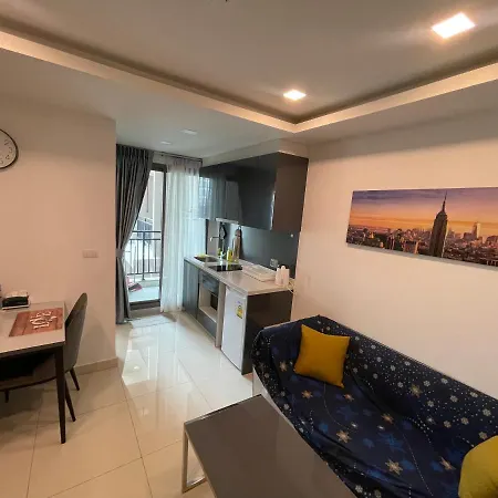 Arcadia Beach Continental Apartment *