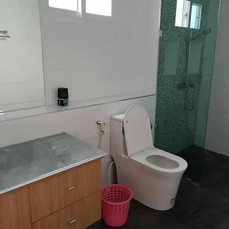 近步行街独栋泳池别墅 Villa *