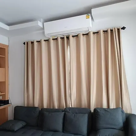 近步行街独栋泳池别墅 Pattaya