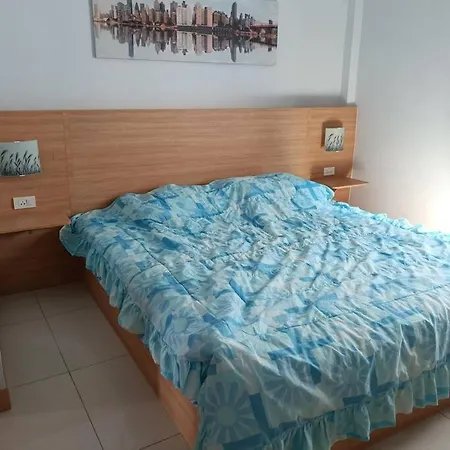 近步行街独栋泳池别墅 Villa Pattaya