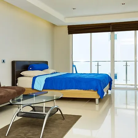 Hyde Park By Fantasea Beach Apartment
