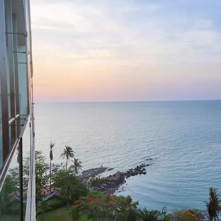Premium Oceanview Apartment