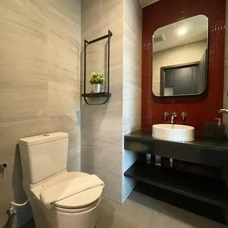 The Edge High Floor-central With Sunset View *