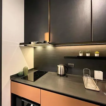 The Edge High Floor-central With Sunset View