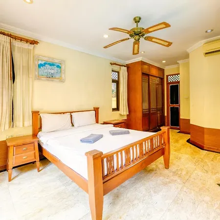 Bali Pool Villa, 5 Min To Walking Street & The Beaches วิลล่า