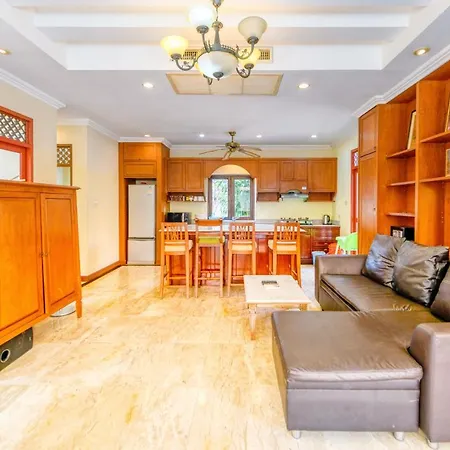 Bali Pool Villa, 5 Min To Walking Street & The Beaches วิลล่า Pattaya