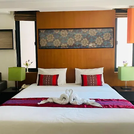 Tycoon By Goad Avadhess Hospitality 1km Walking Street โรงแรม 3*