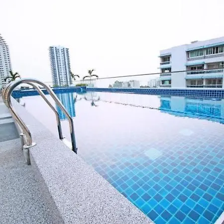 อพาร์ทเม้น Laguna Bay 2 *
