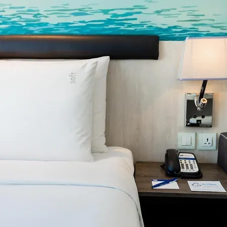 Express By Ihg Hotel