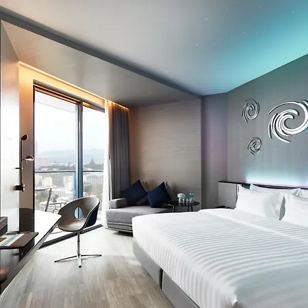 Grande Centre Point Hotel 5*