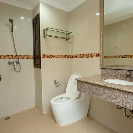 Ivory Palace โรงแรม 3*