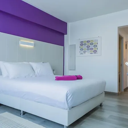 Hotel Zing 3*