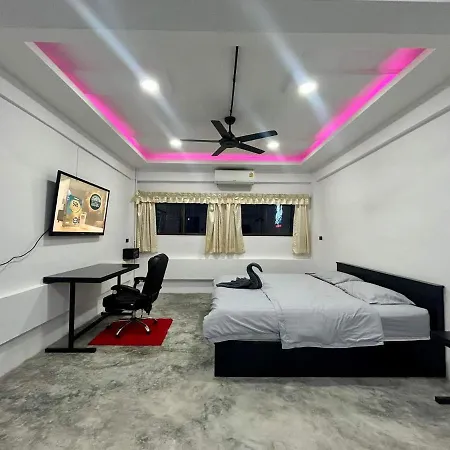 บ้านพัก Splash Bar And 3*
