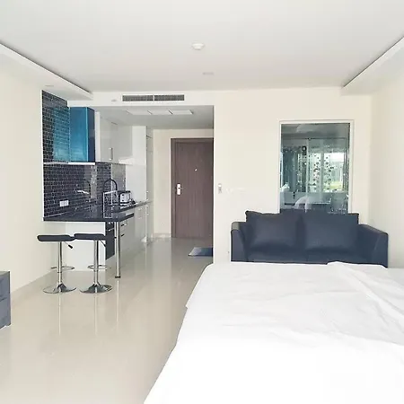 Grand Avenue Spacious Studio Unit Apartment