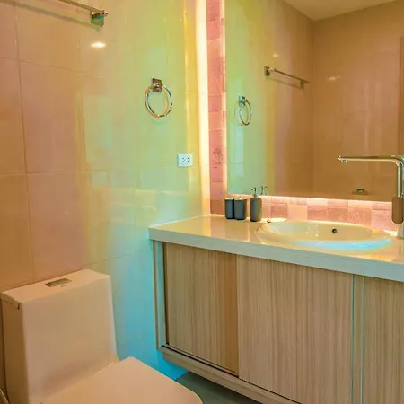 In Garden Tower Pool, Sauna & Gym 1 Km From Walking Street Apartment *