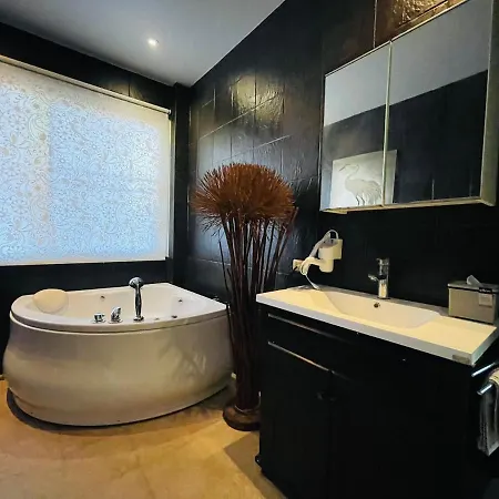 Rosewood Pool 1 โรงแรม Pattaya