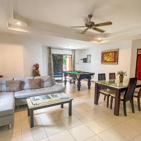 Garden - House Walking Street 4 Bedrooms * Pattaya