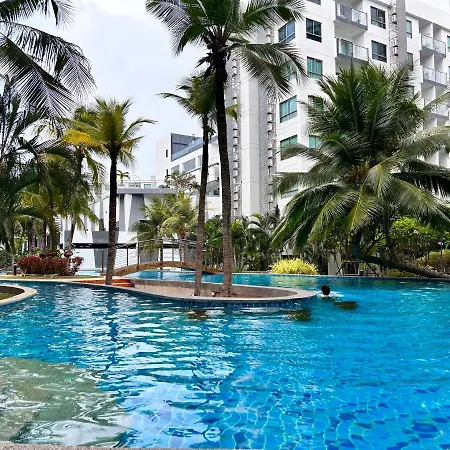 Arcadia超大泳池一室套房 离步行街6分钟 Near And Walkstr Apartment Pattaya