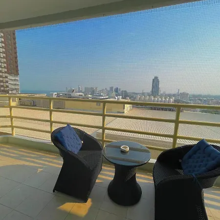 Studio Central View Luxury tent