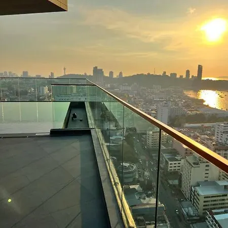 Luxurious Edge 1-br W/infinity Pool & Vip Lounge Apartment *