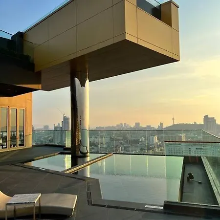 Luxurious Edge 1-br W/infinity Pool & Vip Lounge Apartment Pattaya