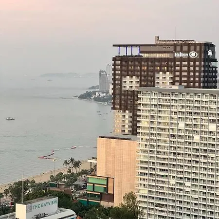 Luxurious Edge 1-br W/infinity Pool & Vip Lounge Pattaya