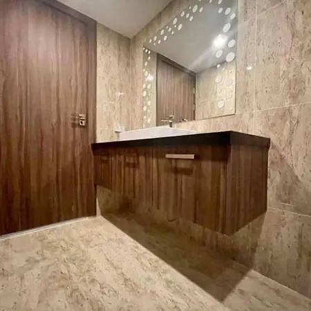 Apartment Central Grand Avenue 2 Bedroom