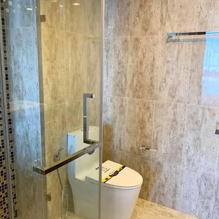 Central Grand Avenue 2 Bedroom