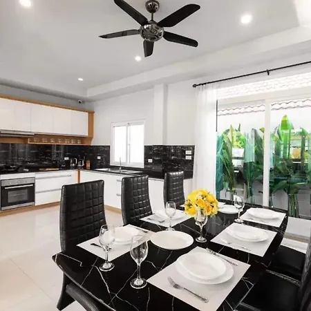Lagoon Soi3 Pool 5bedroom Villa Pattaya