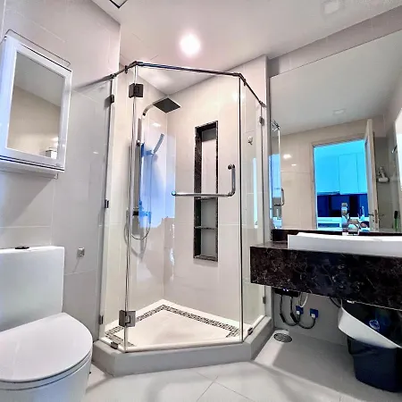 Apartment The Peak Towers 28 Floor Studio With Sea View