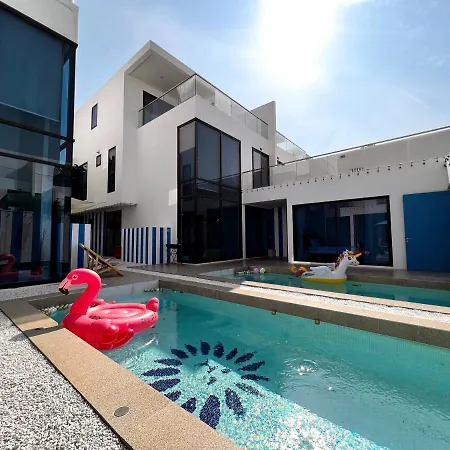 Villa 芭提雅市中心泳池别墅 Pattaya