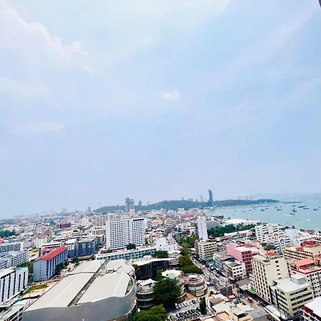 Luxurious Edge 1-br W/infinity Pool & Vip Lounge *