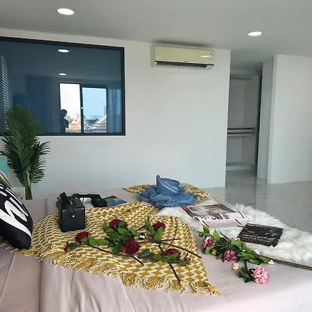 Villa 芭提雅棕榈园夏天顶级轰趴/4卧5卫网红泳池独栋别墅/可提供接机景点游艇低价预订服务 *