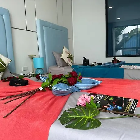 Villa 芭提雅棕榈园夏天顶级轰趴/4卧5卫网红泳池独栋别墅/可提供接机景点游艇低价预订服务 *
