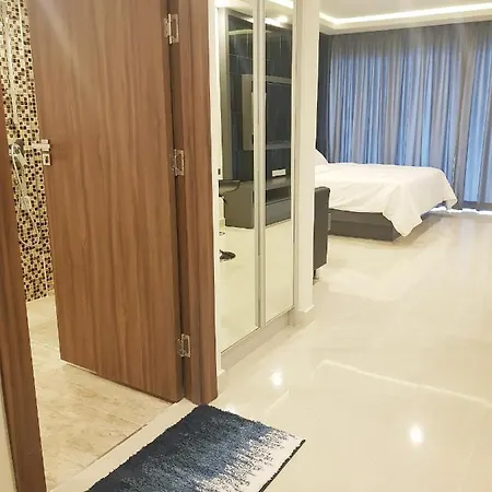 Grand Avenue By Yuli Apartment *