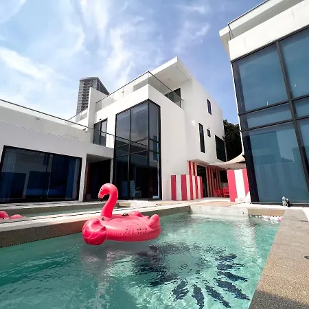 芭提雅市中心泳池别墅 Villa Pattaya