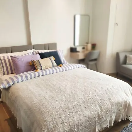 Edge Luxury Ocean View Apartment *