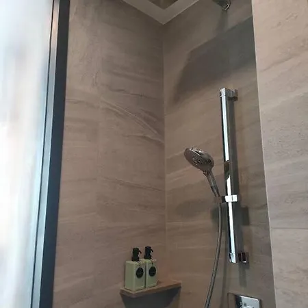 Edge Luxury Ocean View Apartment