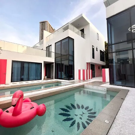芭提雅市中心泳池别墅 Villa Pattaya
