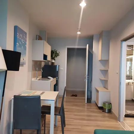 Apartment Centric Sea *