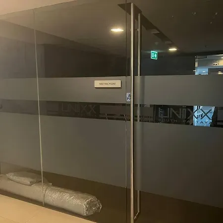 Komplett-wohnung Beste Lage *