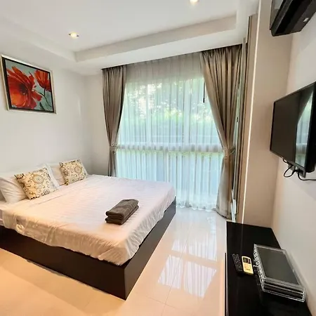 Garden Access 1 Bedroom In Serenity Apartment *