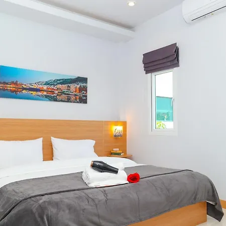 Relax Pool Near Walking Street,jacuzzi ,bbq 5bed 6bath House54 วิลล่า Pattaya