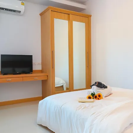 Relax Pool Near Walking Street,jacuzzi ,bbq 5bed 6bath House54 วิลล่า Pattaya