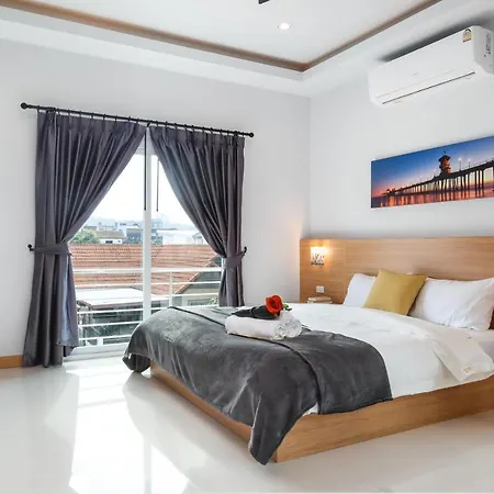 Relax Pool Near Walking Street,jacuzzi ,bbq 5bed 6bath House54 วิลล่า