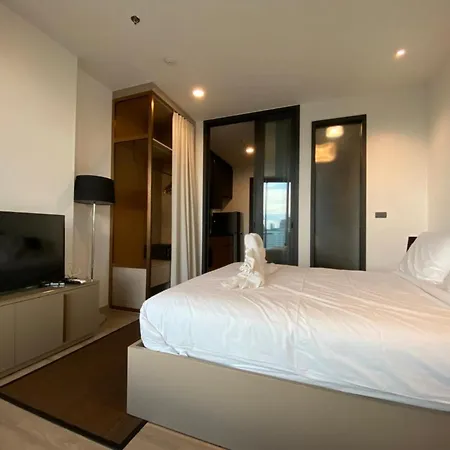 อพาร์ทเม้น The Edge X Monthstayz Thailand