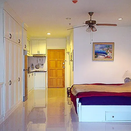 Sea View Studio Pattaya